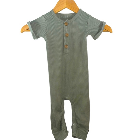 Green Waffle Material‎ 18 Month Outfit EUC - Picture 1 of 5